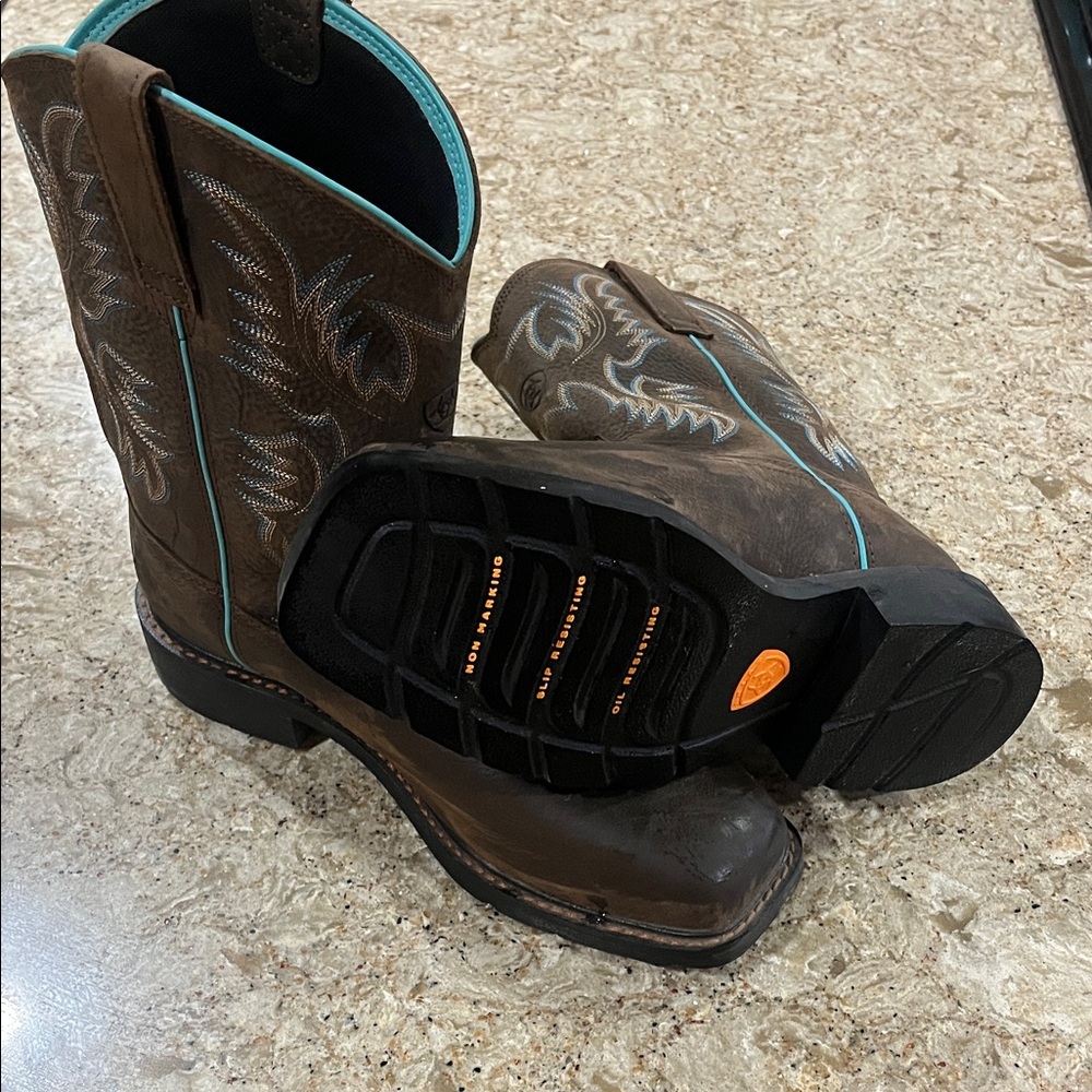 Ariat Women's Brown and Teal Heeled Boots